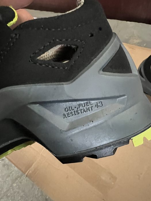 Vand sandale protectie Uvex marimea 43