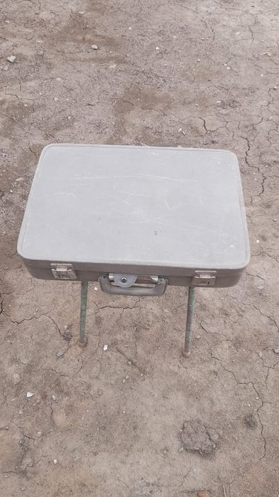 Чемоданы продаётся. Старое