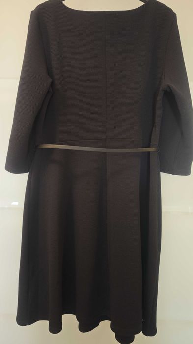 Малка черна макси рокля