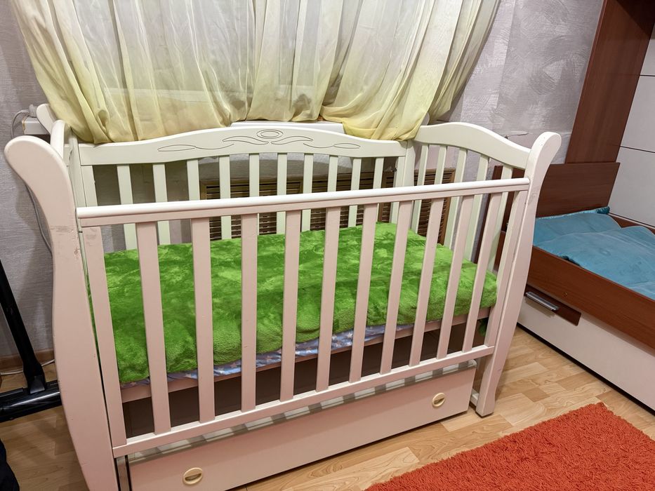 Детская кроватка