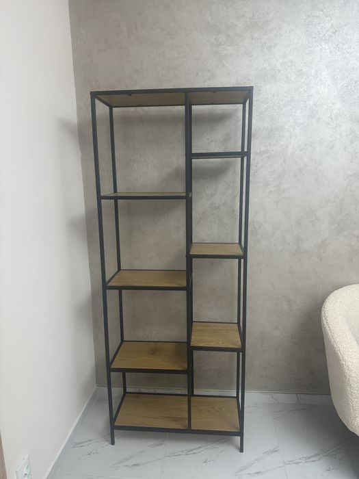 Dulap cu etajere
