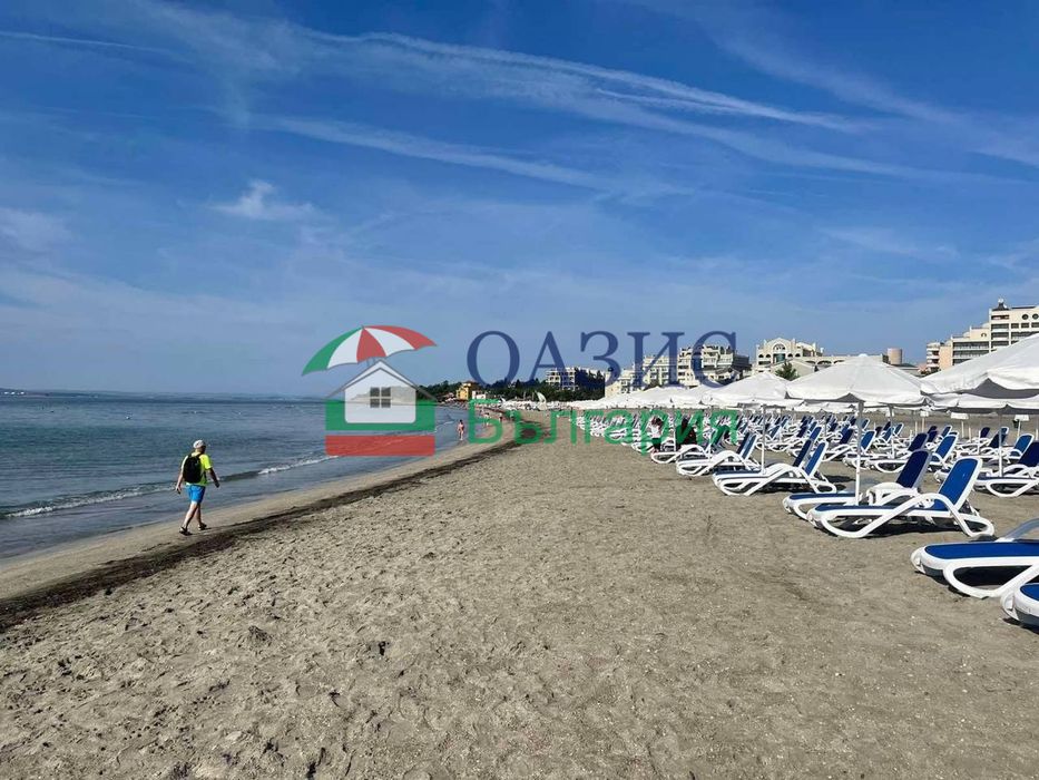 Студио в сграда без такса поддръжка на първа линия море, Поморие, Южен