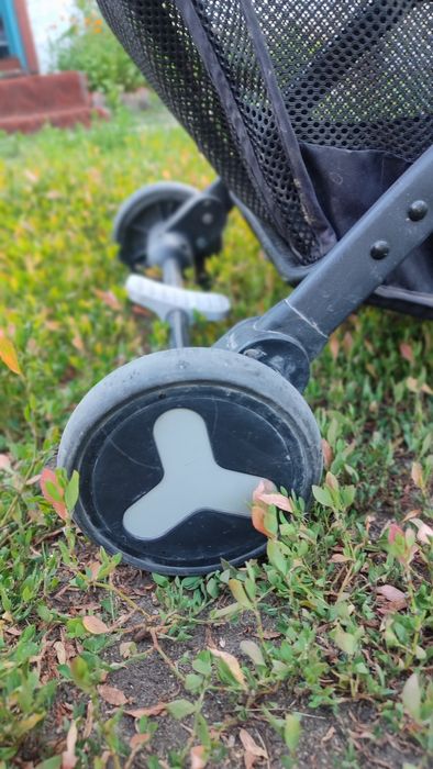 Продам прогулочная коляска М.Star