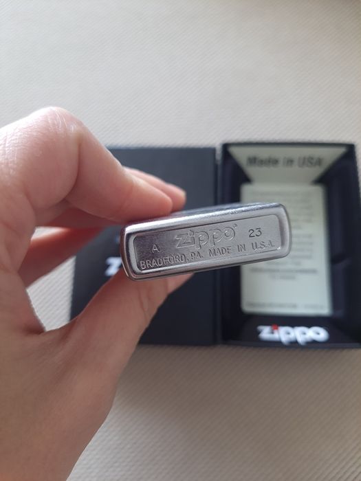 Bricheta Zippo Herringbone Sweep - noua