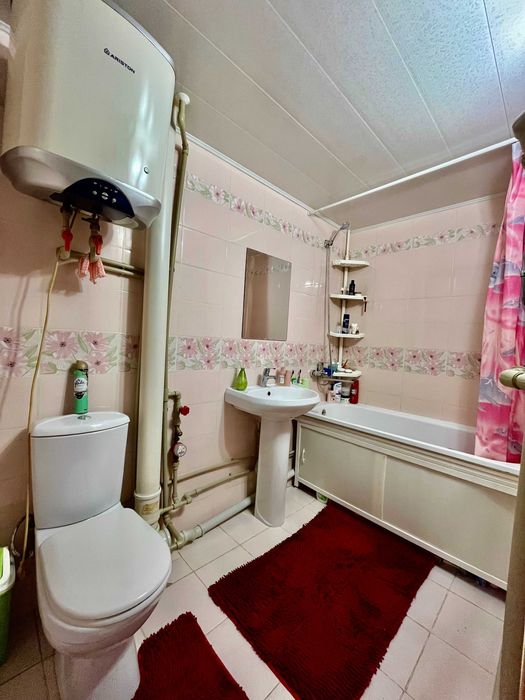 4-комнатная на 8 мкрн 4 кольцо ][