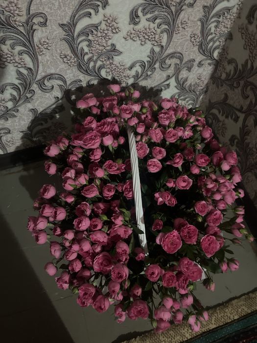Букет из свежих спрей роз
