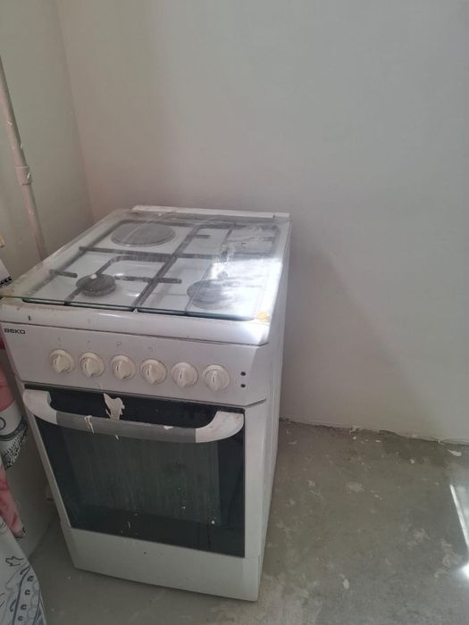 Продам газовую плиту