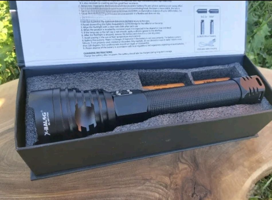 Супер мощен LED фенер P90 голям до 1000м,акумулаторни батерии,USB