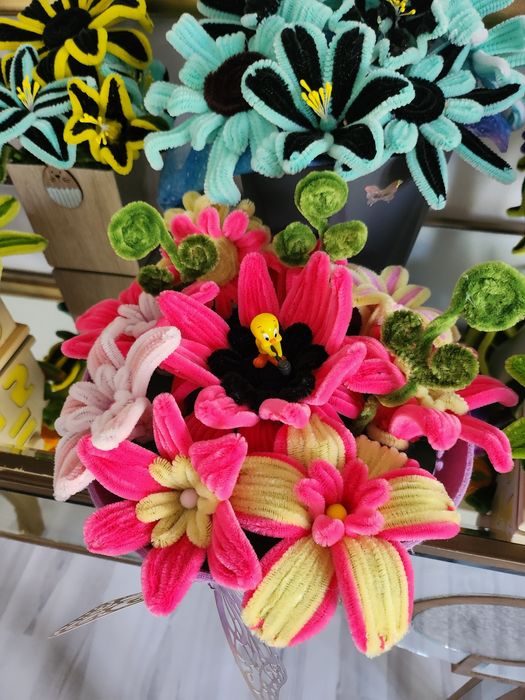 Decoratiuni florale lucrate manual