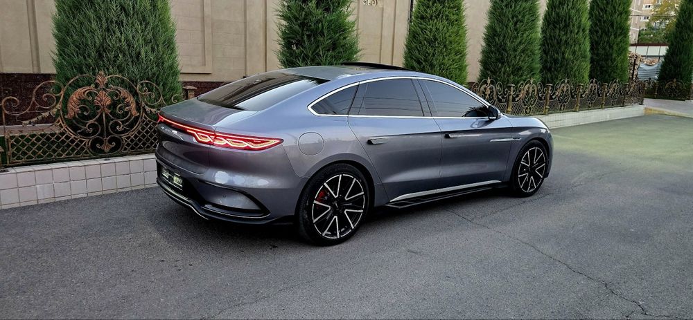 BYD Han 2022 flagship 715km kraska tozza eng fulli