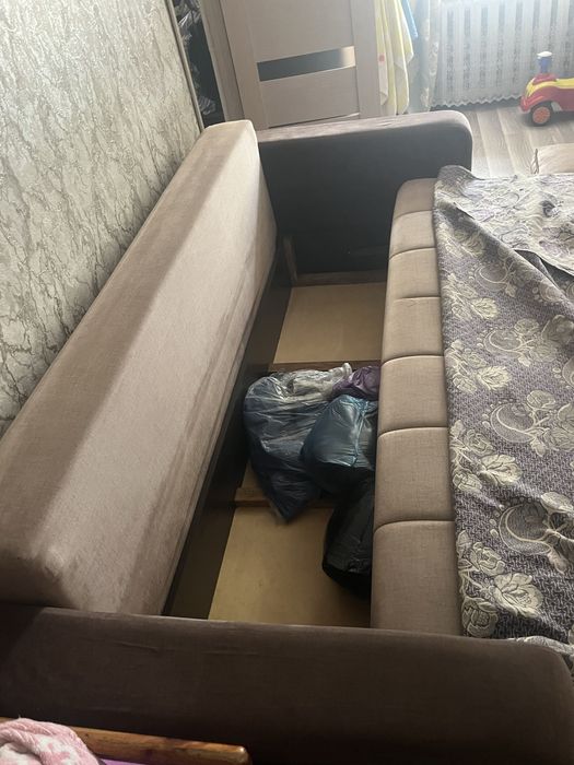 Срочно продам диван в связи с переездом!