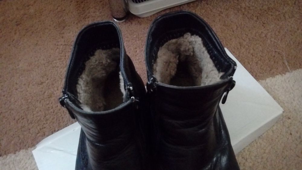 Продам детскую обувь