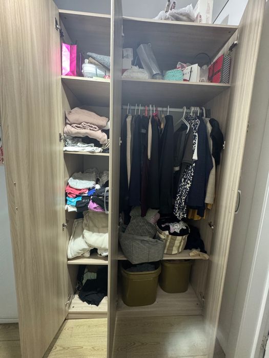 Продам шкаф с зеркалом