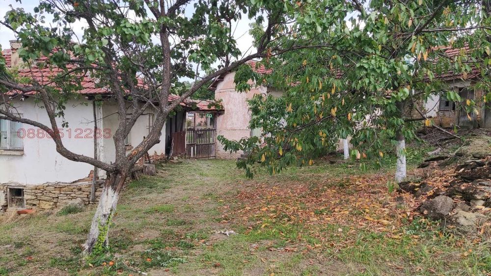 Продава се Къща в с. Пресяка, Област Ловеч - 242 кв.м за 74 €/кв.м - Снимка #1