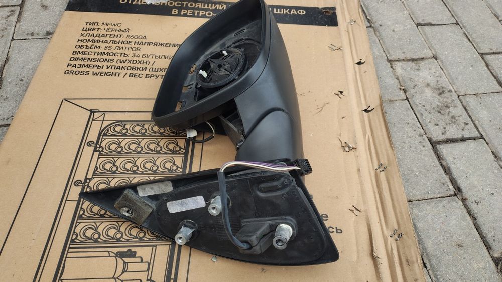 Корпус правого зеркала VW Amarok