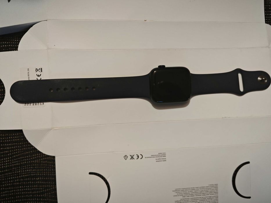 Смарт часовник Apple watch SE 3