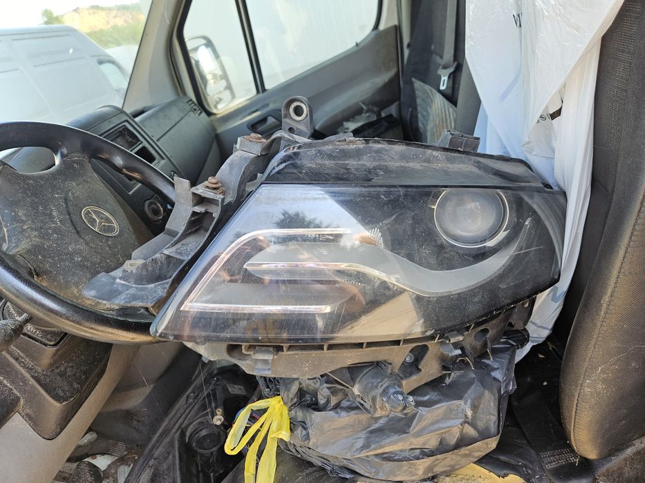 Ляв фар за Audi B8