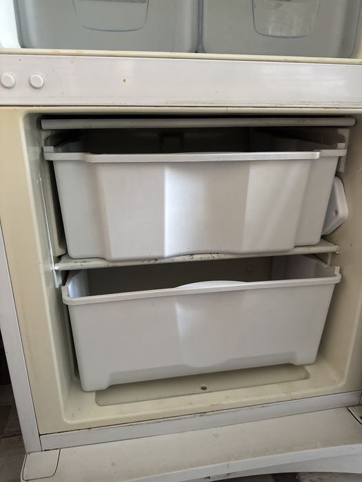 продам слабо работающий холодильник