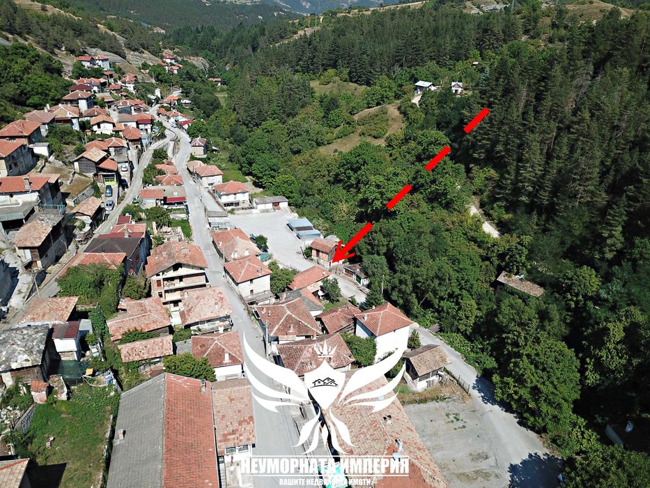 Продавам двуетажна къща 120РЗП с 152кв. двор в село Малево