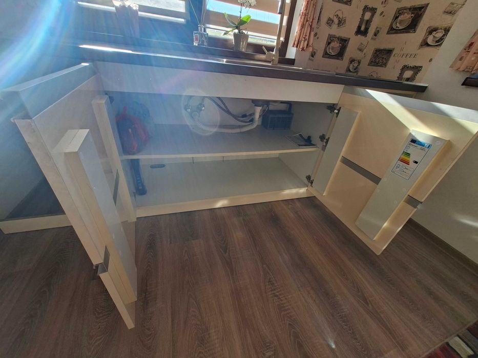 Vand mobila de bucatarie