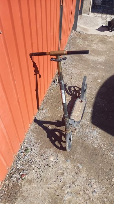 Самокат с амортизатором