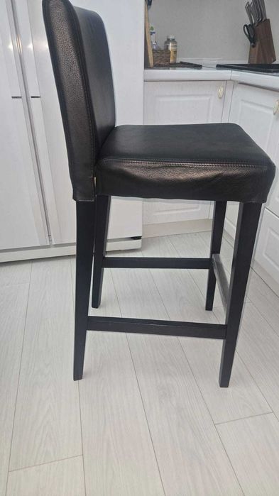 Продам кожаные стулья барные ИКЕА