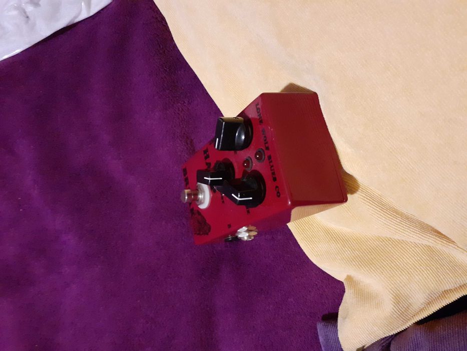 Pedala cu efect si tube amp blues lone wolf