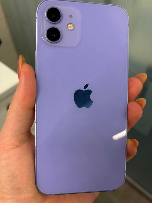 Продам iPhone 12