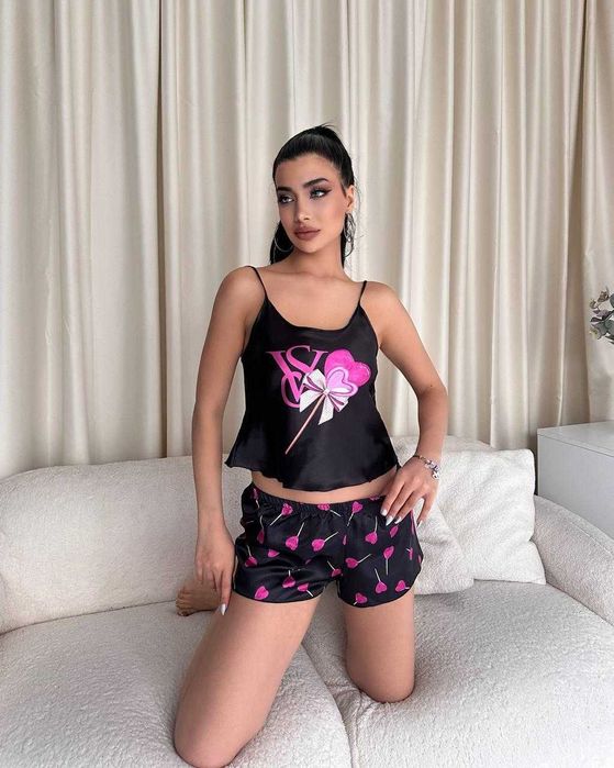 Дамски комплекти VS. Размери S, M, L, XL