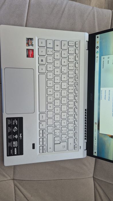 Vând laptop Acer Swift 3