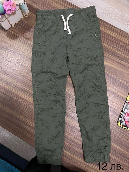 Детска ризка ,блузка и 2бр.дънки,размер 122 см.и други