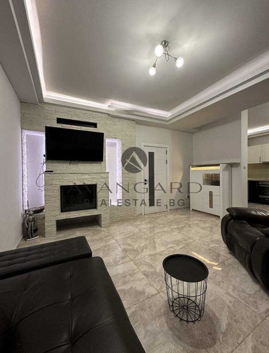 Продава се Къща в с. Брестник, Област Пловдив - 250 кв.м за 731 €/кв.м - Снимка #1