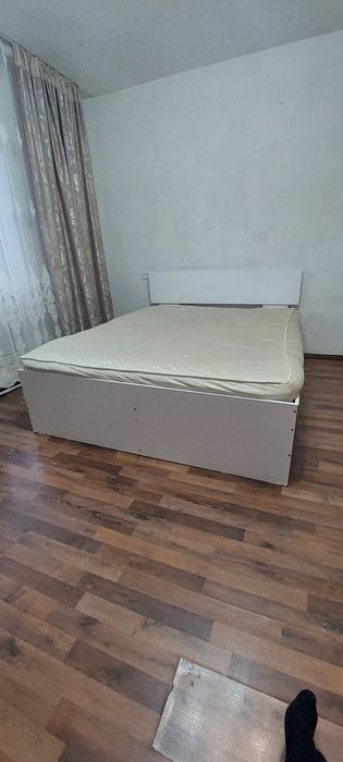 Продаю двуспальную кровать