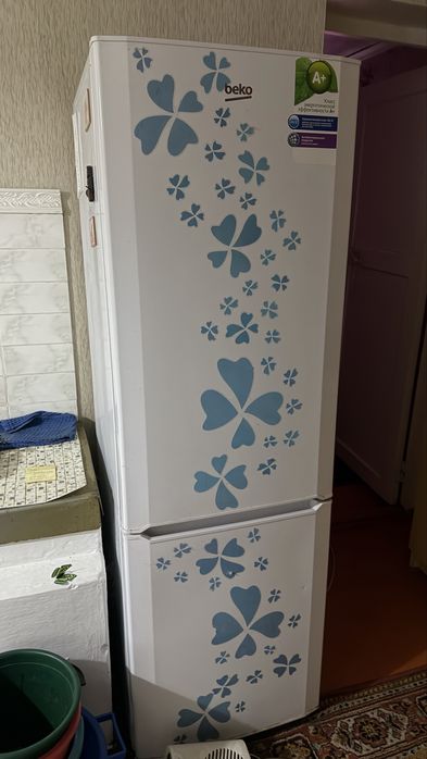 Продам холодильники