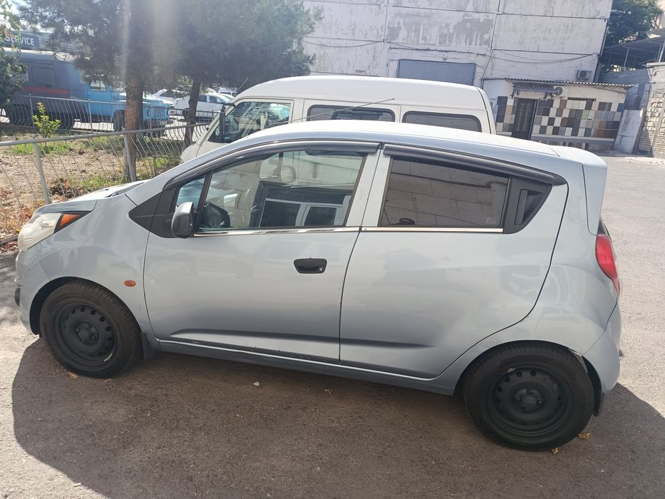 Автомобиль спарк