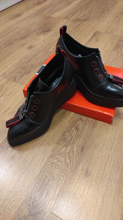 Женская обувь, батильион