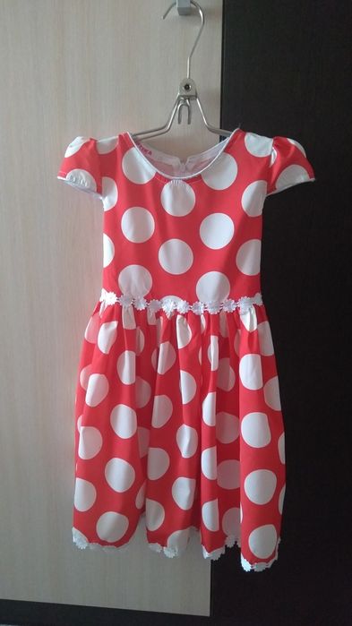 Продам платье размер 32