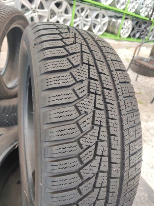 2 бр зимни 205/55/17 Hankook