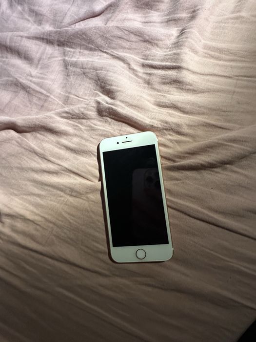 IPHONE  5, използван с нов дисплей и батерия