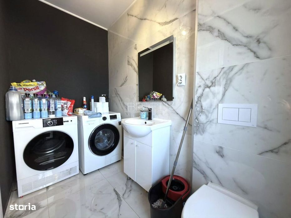 Casa, 90mp, 3 camere, 3 bai, cu Garaj si Curte