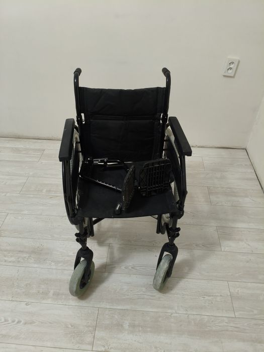 Продам  инвалидную коляску
