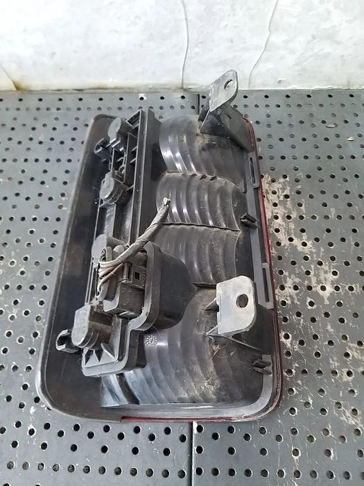 Stop tripla lampa dreapta vw caddy 3 2k 2k0945112a