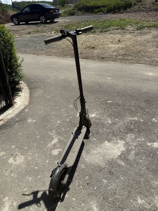 Vand trotineta electrica xiaomi generatia a 2