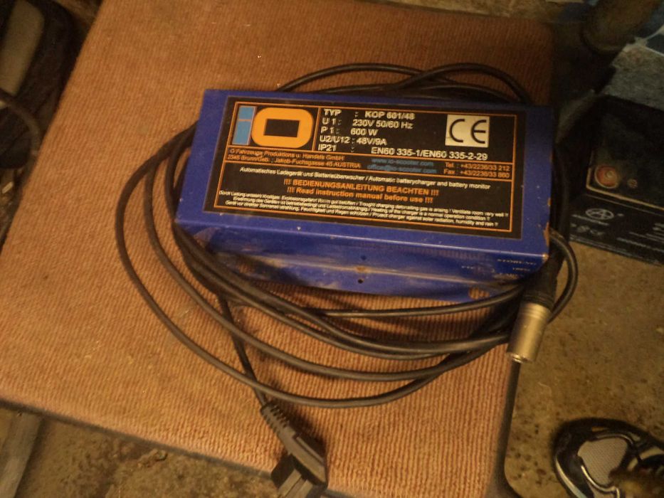 Зарядно устройство 48v-9А