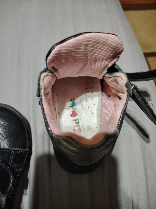 Vând ghetuțe din piele ,. 80 lei