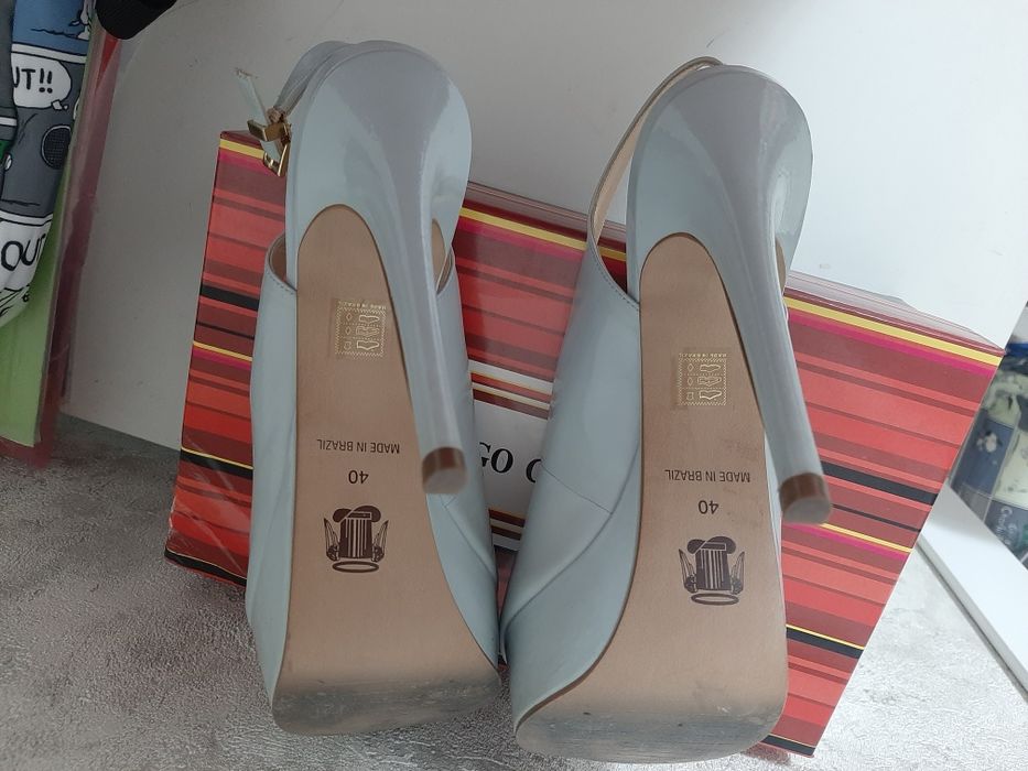 Продам женскую обувь