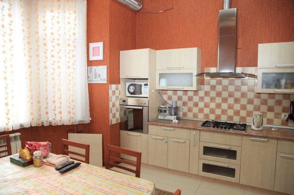 2 сотки дом на Никитина 4 комнаты, 2х этажный. Мирзо-Улугбекский р-н