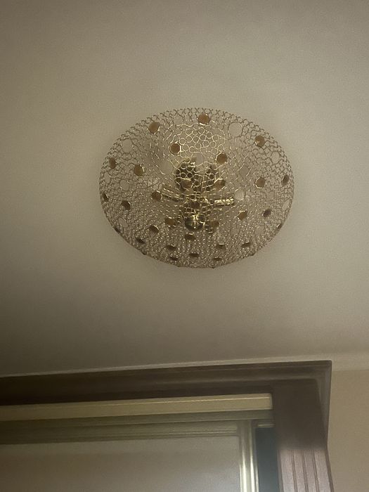 Люстра потолочная.