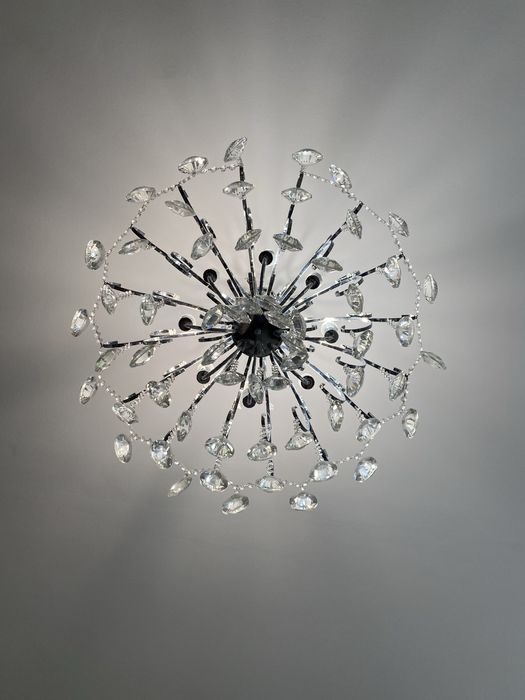 люстра с камнями