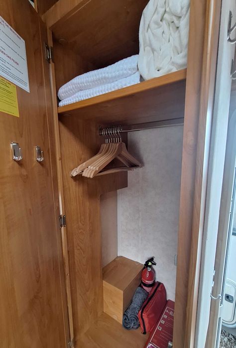 Кемпер под наем - от 85 евро - 6 спални/ 6 седящи места